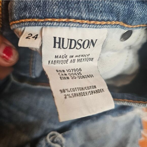 Hudson jean shorts sz 24 with 4" inseam - Picture 3 of 3